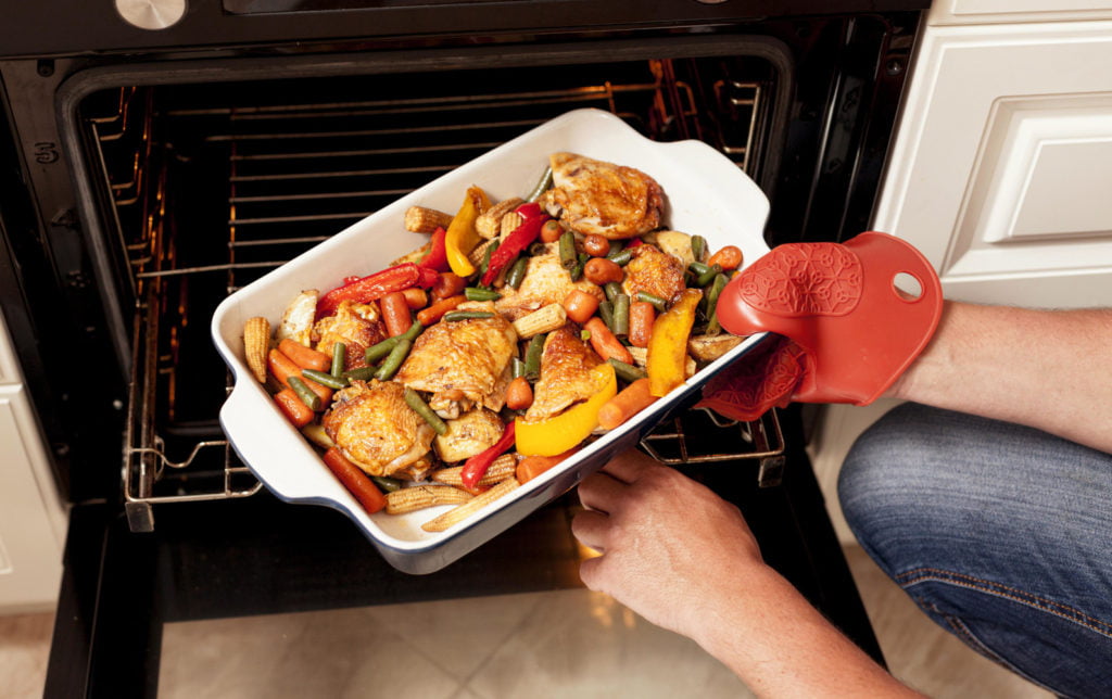 Jak skutecznie czyścić piekarnik